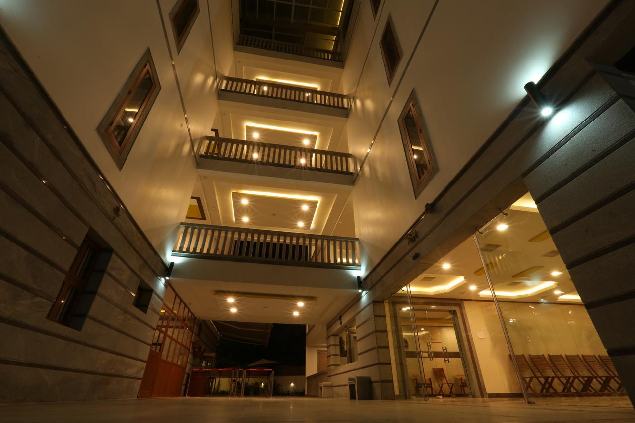 Mayapuri Amira Kumbakonam Exterior foto